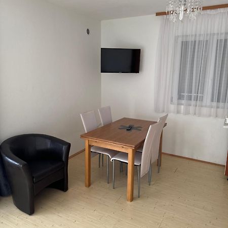 Apartman J&B Appartement Vir Buitenkant foto